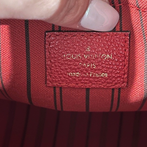 Louis Vuitton Mazarine MM in red. - Picture 9 of 11
